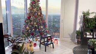 Aaliyah Yasin and Yasmina Khan milk young Elf in POV Christmas Fantasy