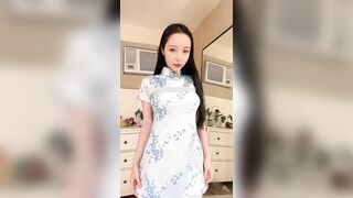Asian Jenny Pinky Spreads Her Pussy Solo on Camera